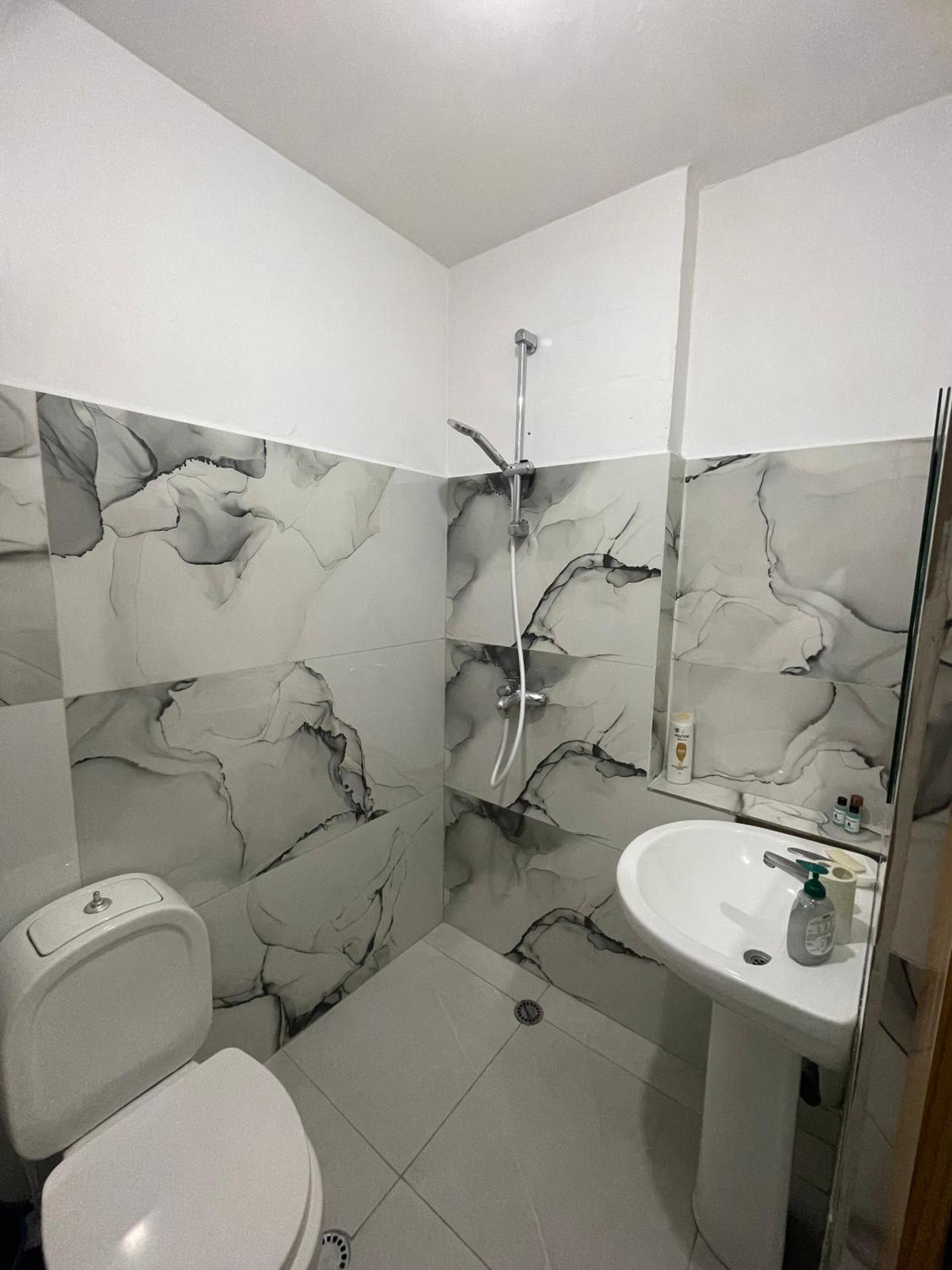 Agroni Rooms Тирана Экстерьер фото